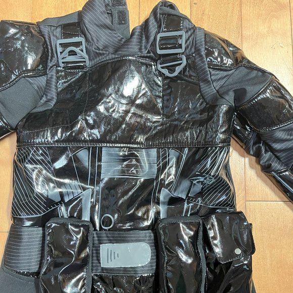 New- Darth Vader costume- Disney - kids age 9/10 - Picture 2 of 7